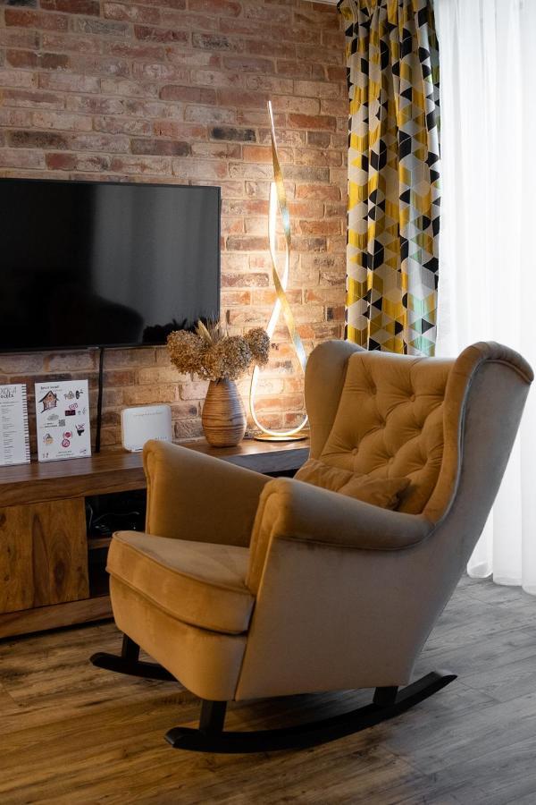 Brick House - Apartament Zoska Wrocław Buitenkant foto