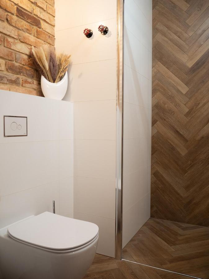 Brick House - Apartament Zoska Wrocław Buitenkant foto
